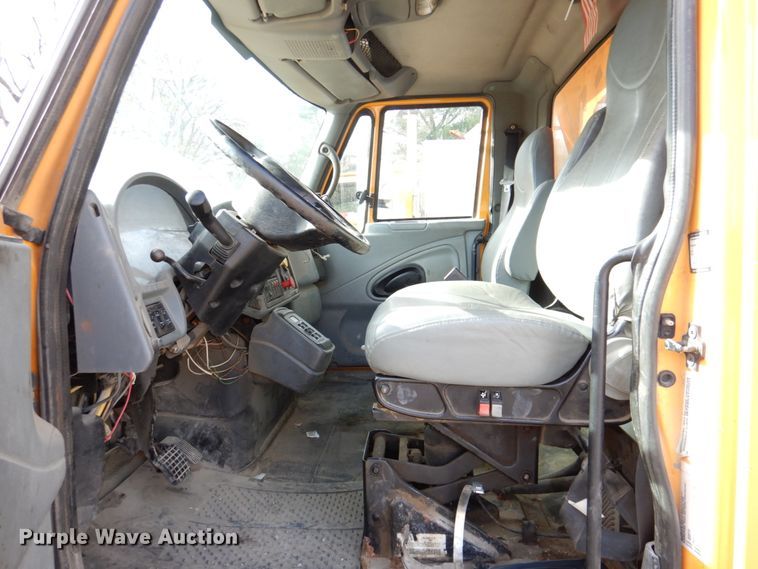 image for item DK1411 2007 International 7400  dump truck