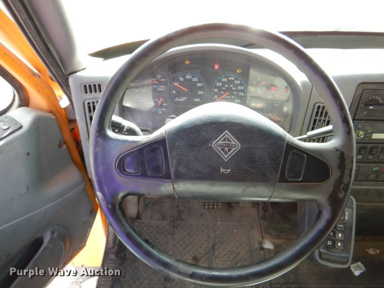 image for item DK1411 2007 International 7400  dump truck