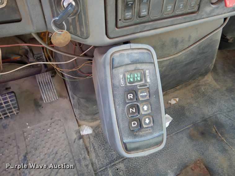 image for item DK1411 2007 International 7400  dump truck