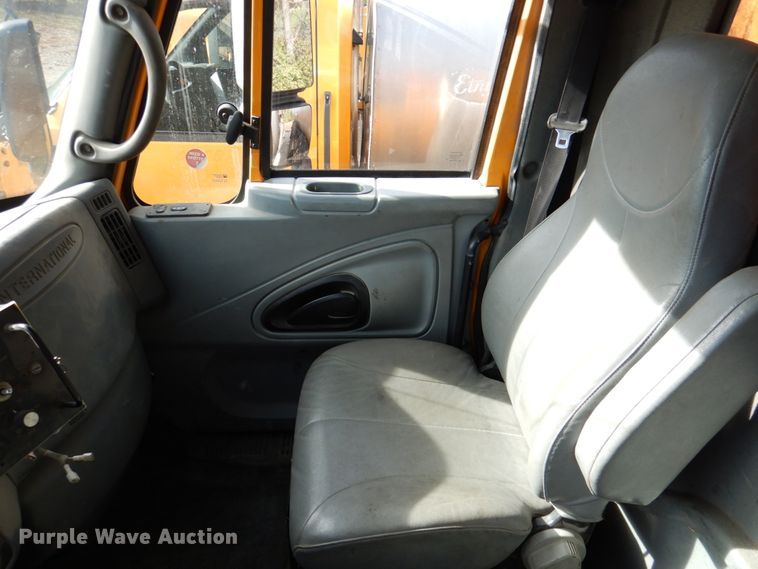 image for item DK1411 2007 International 7400  dump truck