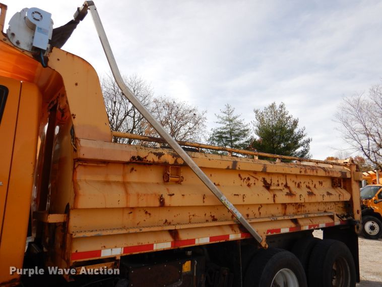 image for item DK1411 2007 International 7400  dump truck