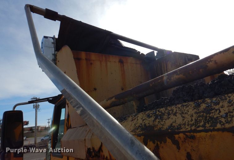 image for item DK1411 2007 International 7400  dump truck