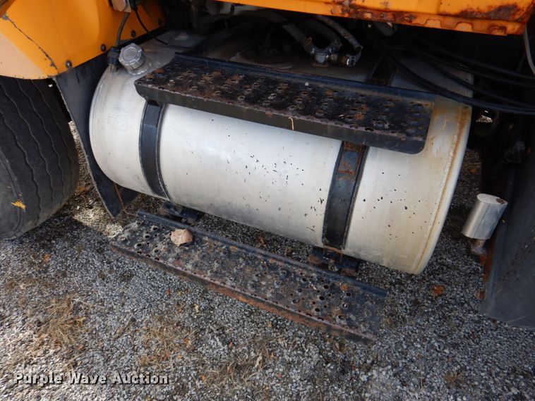 image for item DK1411 2007 International 7400  dump truck