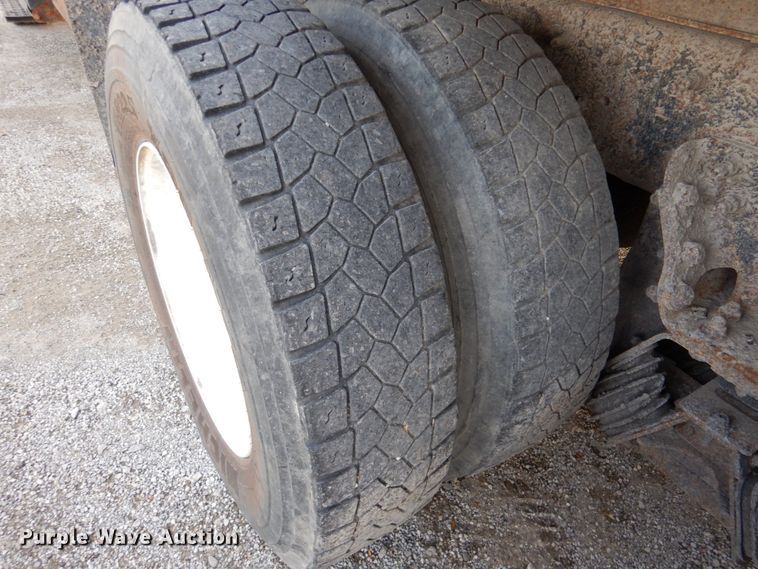 image for item DK1411 2007 International 7400  dump truck