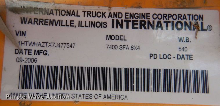 image for item DK1411 2007 International 7400  dump truck