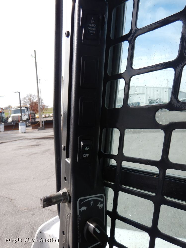 image for item DK1416 2019 Bobcat T870  tracked skid steer loader