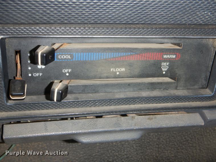 image for item DK1469 1994 Ford F700  oil distributor truck