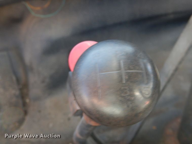 image for item DK1469 1994 Ford F700  oil distributor truck