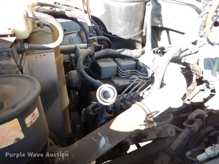 image for item DK1469 1994 Ford F700  oil distributor truck