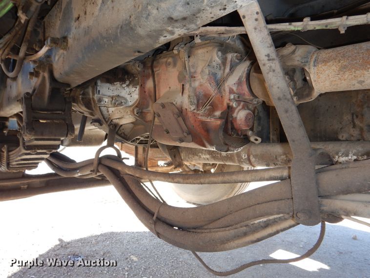 image for item DK1469 1994 Ford F700  oil distributor truck