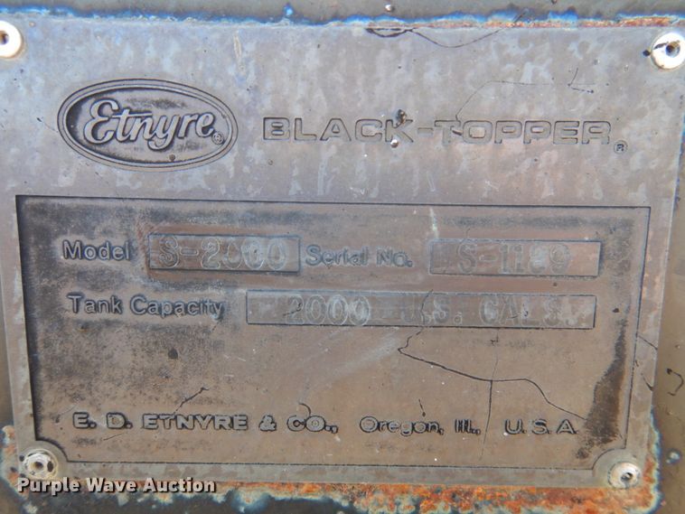 image for item DK1469 1994 Ford F700  oil distributor truck