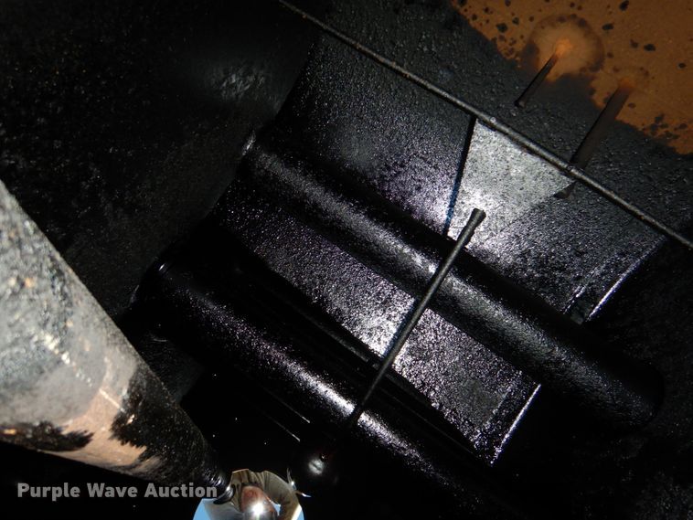 image for item DK1469 1994 Ford F700  oil distributor truck