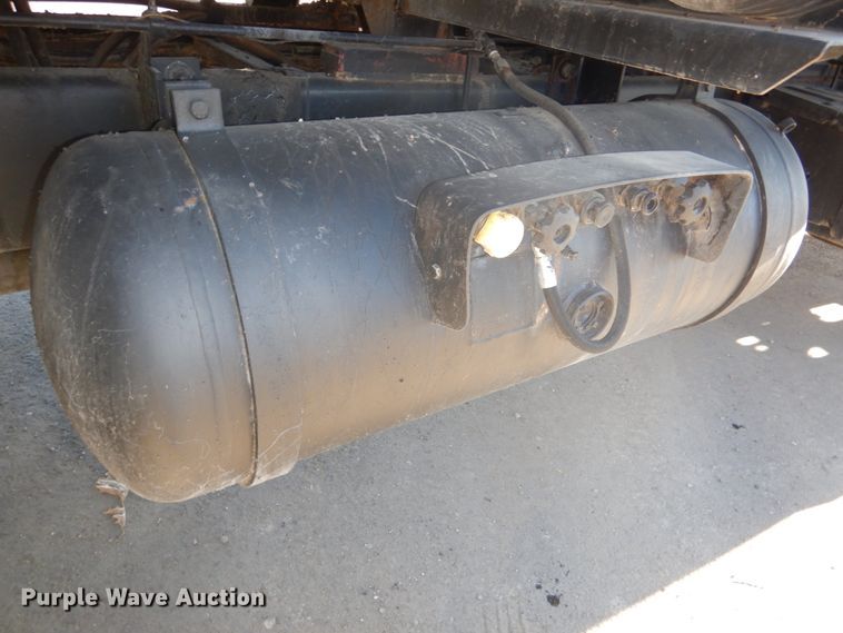 image for item DK1469 1994 Ford F700  oil distributor truck