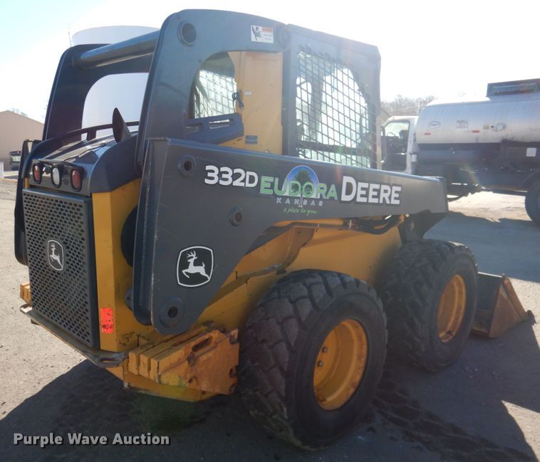 image for item DK1472 2010 John Deere 332D  skid steer loader