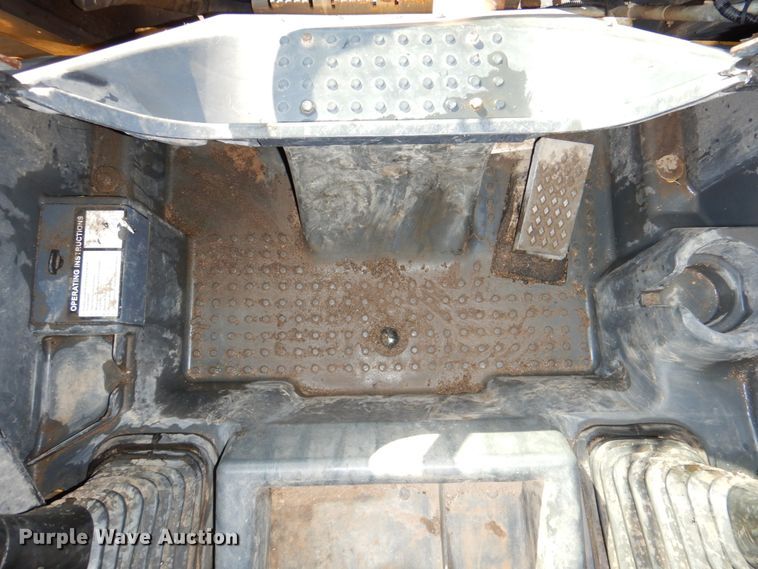 image for item DK1472 2010 John Deere 332D  skid steer loader