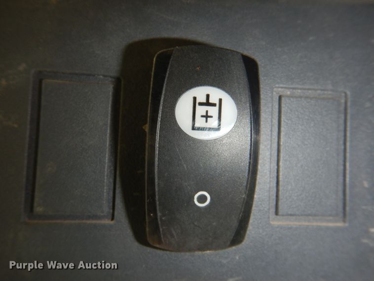 image for item DK1472 2010 John Deere 332D  skid steer loader