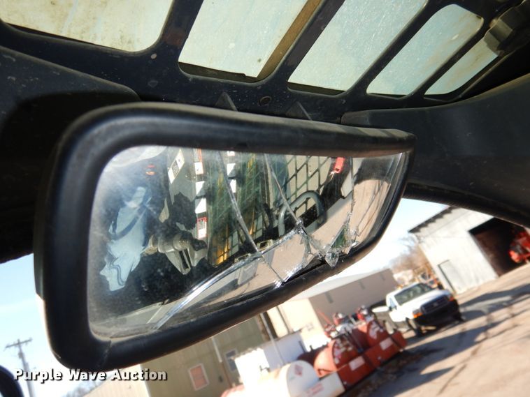 image for item DK1472 2010 John Deere 332D  skid steer loader