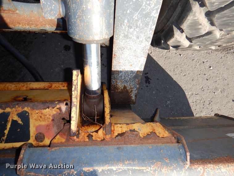 image for item DK1472 2010 John Deere 332D  skid steer loader