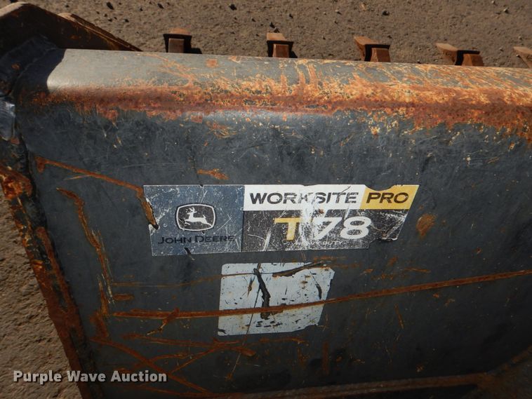 image for item DK1472 2010 John Deere 332D  skid steer loader