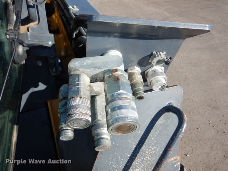 image for item DK1472 2010 John Deere 332D  skid steer loader