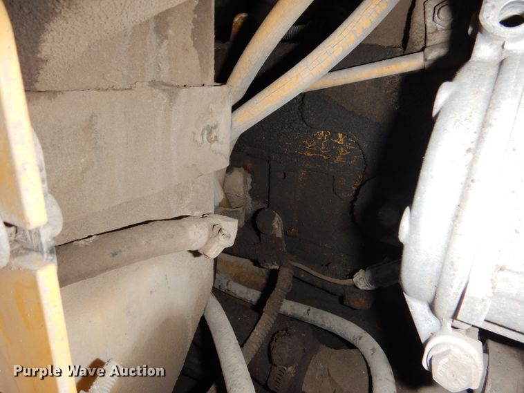 image for item DK1472 2010 John Deere 332D  skid steer loader