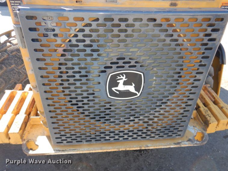 image for item DK1472 2010 John Deere 332D  skid steer loader