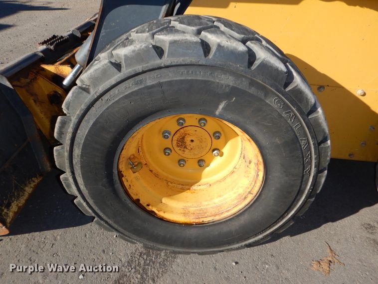 image for item DK1472 2010 John Deere 332D  skid steer loader