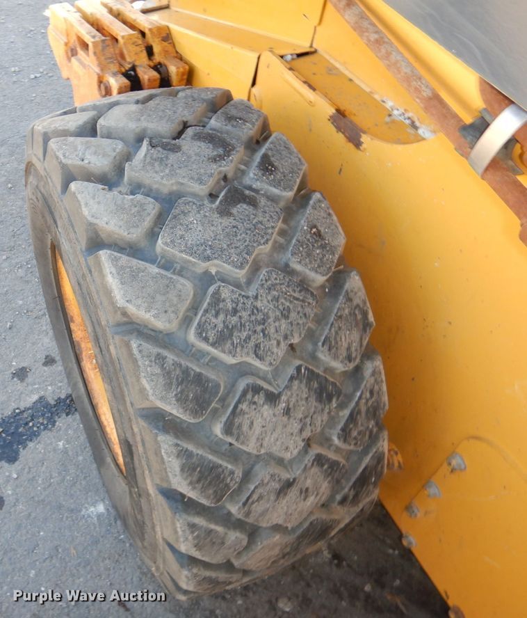 image for item DK1472 2010 John Deere 332D  skid steer loader