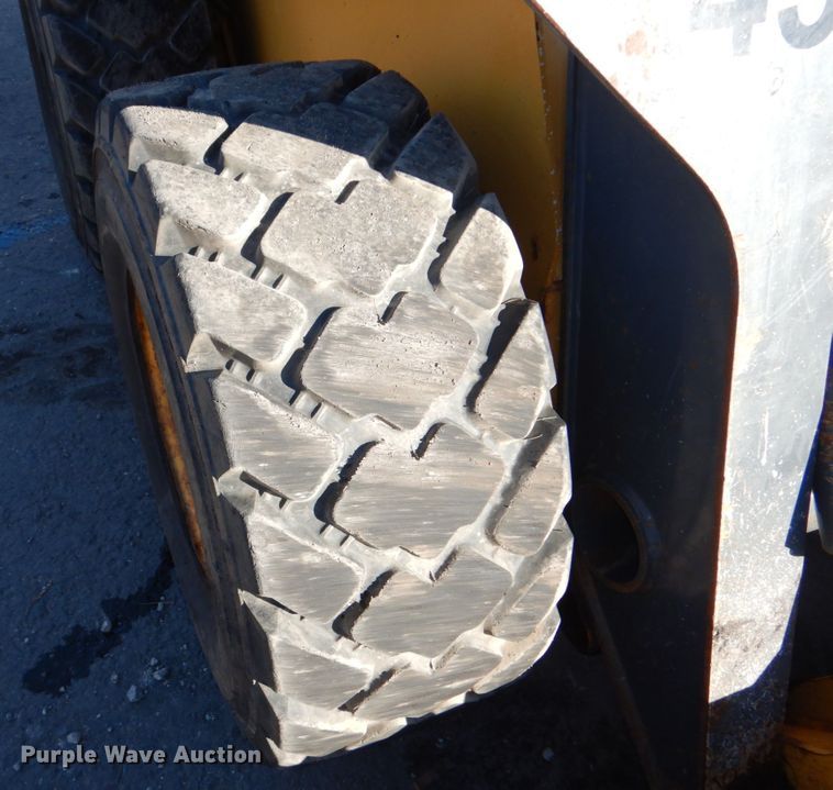 image for item DK1472 2010 John Deere 332D  skid steer loader