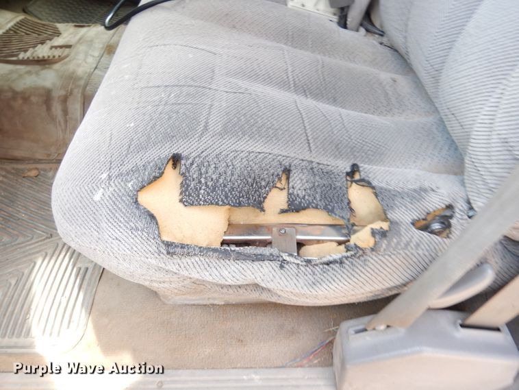 image for item DK3077 2002 GMC Sierra 3500HD SLE  dump truck