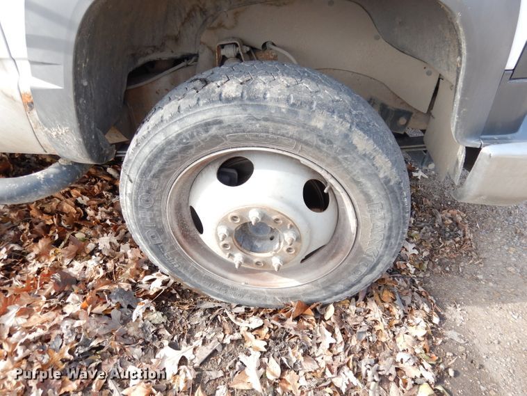 image for item DK3077 2002 GMC Sierra 3500HD SLE  dump truck