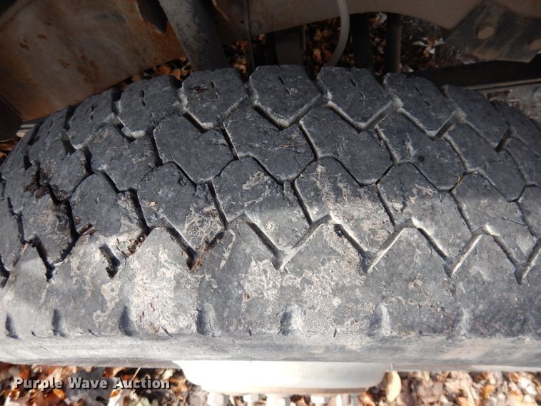 image for item DK3077 2002 GMC Sierra 3500HD SLE  dump truck