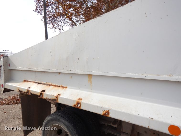 image for item DK3077 2002 GMC Sierra 3500HD SLE  dump truck