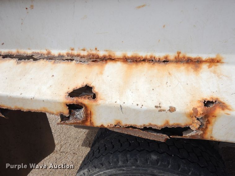 image for item DK3077 2002 GMC Sierra 3500HD SLE  dump truck