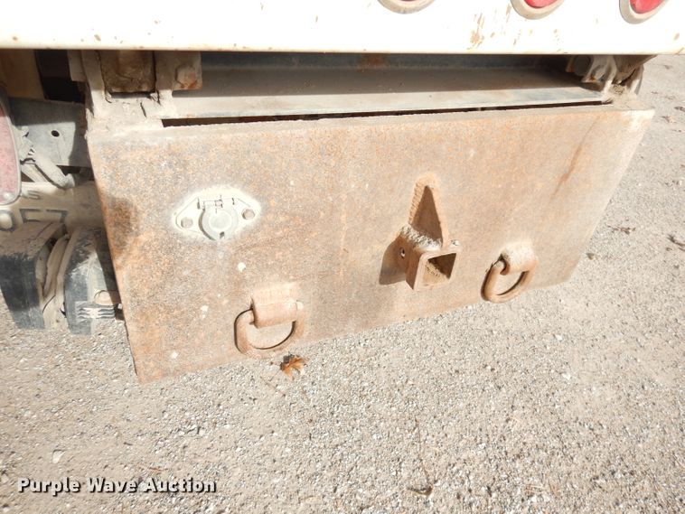 image for item DK3077 2002 GMC Sierra 3500HD SLE  dump truck