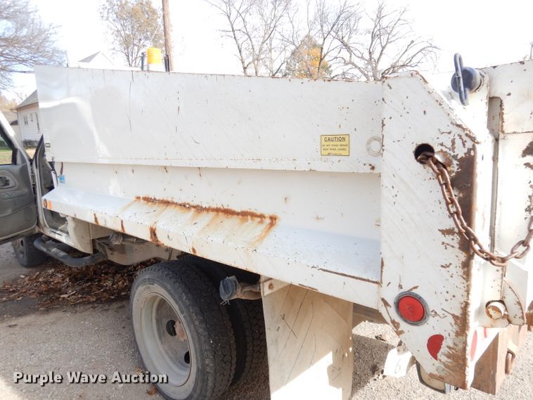 image for item DK3077 2002 GMC Sierra 3500HD SLE  dump truck