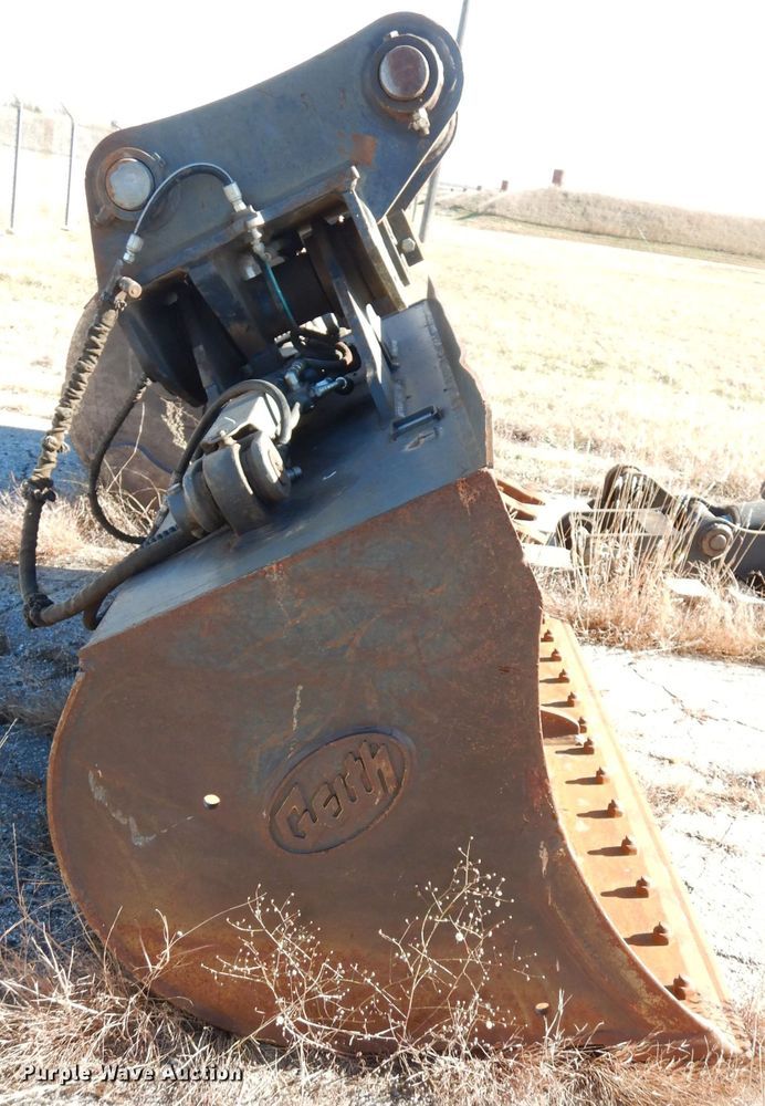 image for item DK3101 2011 Geith AT138072  bucket