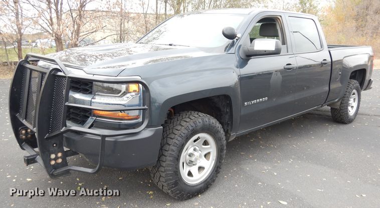 image for item DK3152 2018 Chevrolet Silverado 1500  Crew Cab pickup truck