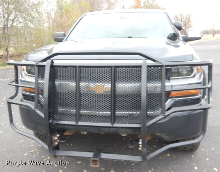 image for item DK3152 2018 Chevrolet Silverado 1500  Crew Cab pickup truck