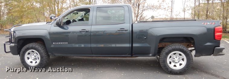 image for item DK3152 2018 Chevrolet Silverado 1500  Crew Cab pickup truck