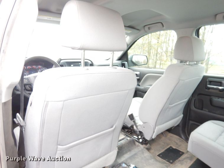 image for item DK3152 2018 Chevrolet Silverado 1500  Crew Cab pickup truck