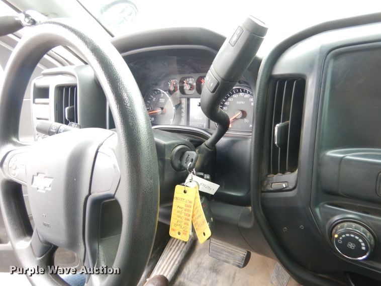 image for item DK3152 2018 Chevrolet Silverado 1500  Crew Cab pickup truck