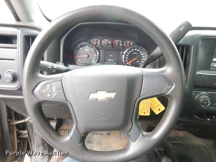 image for item DK3152 2018 Chevrolet Silverado 1500  Crew Cab pickup truck