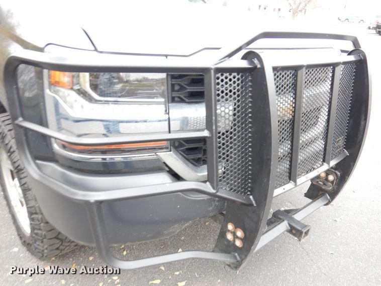 image for item DK3152 2018 Chevrolet Silverado 1500  Crew Cab pickup truck