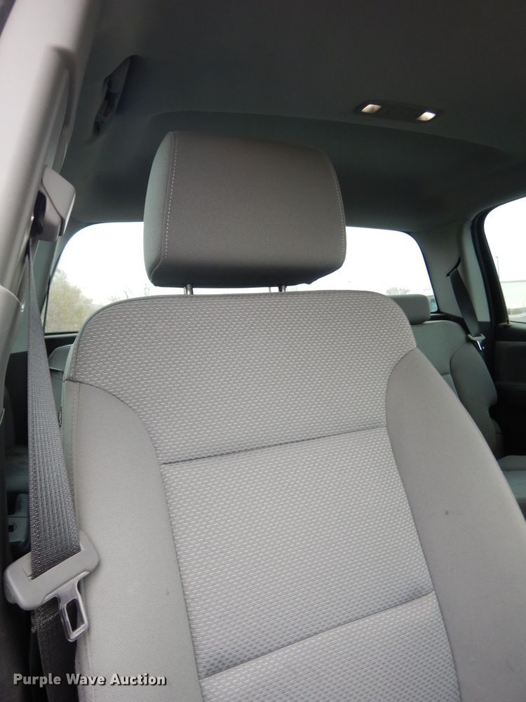 image for item DK3152 2018 Chevrolet Silverado 1500  Crew Cab pickup truck