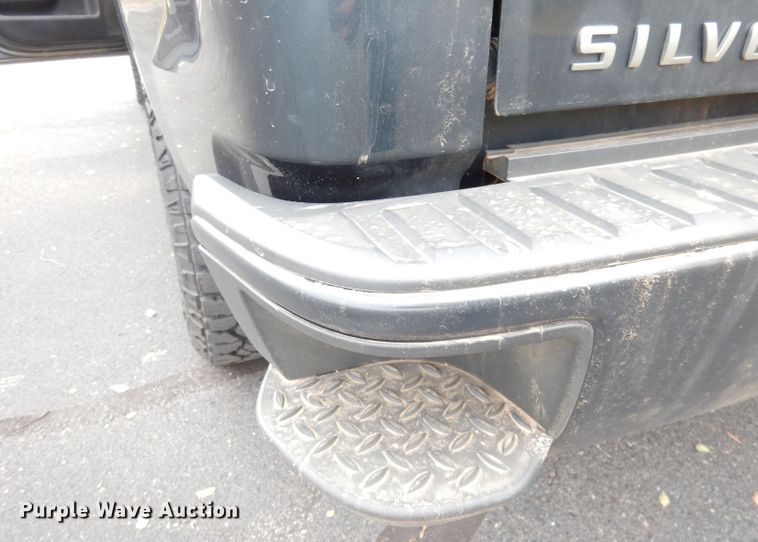 image for item DK3152 2018 Chevrolet Silverado 1500  Crew Cab pickup truck