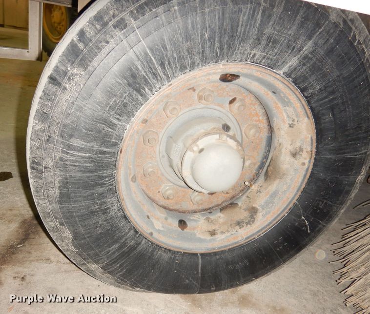 image for item DK3188 2009 Allianz Johnston MX450  street sweeper truck