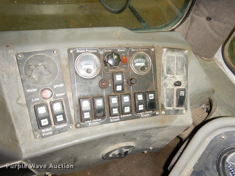 image for item DK3188 2009 Allianz Johnston MX450  street sweeper truck