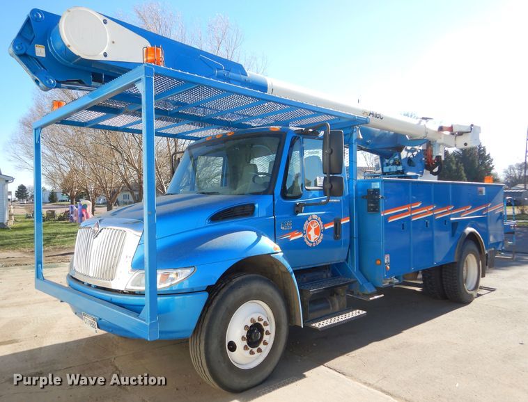 image for item DK3364 2002 International 4300  bucket truck