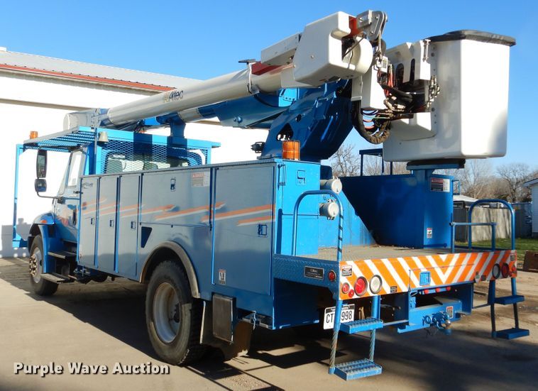 image for item DK3364 2002 International 4300  bucket truck